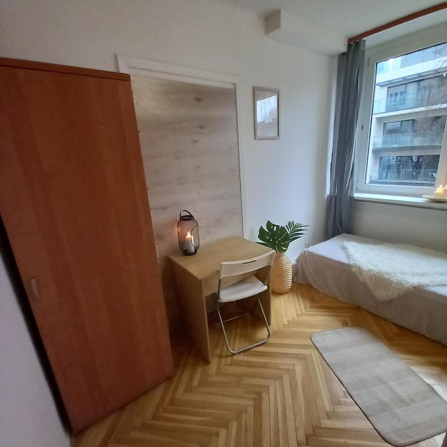 Regem Pokoje Zlota Warschau Exterior foto